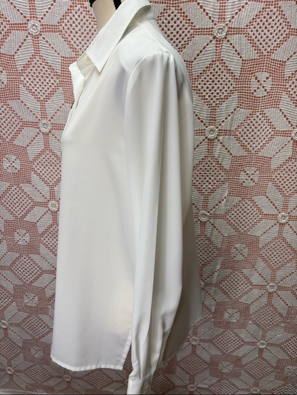 Vintage Italian Silk Blouse with Embroidered Elephant Accents - Picture 6 of 9